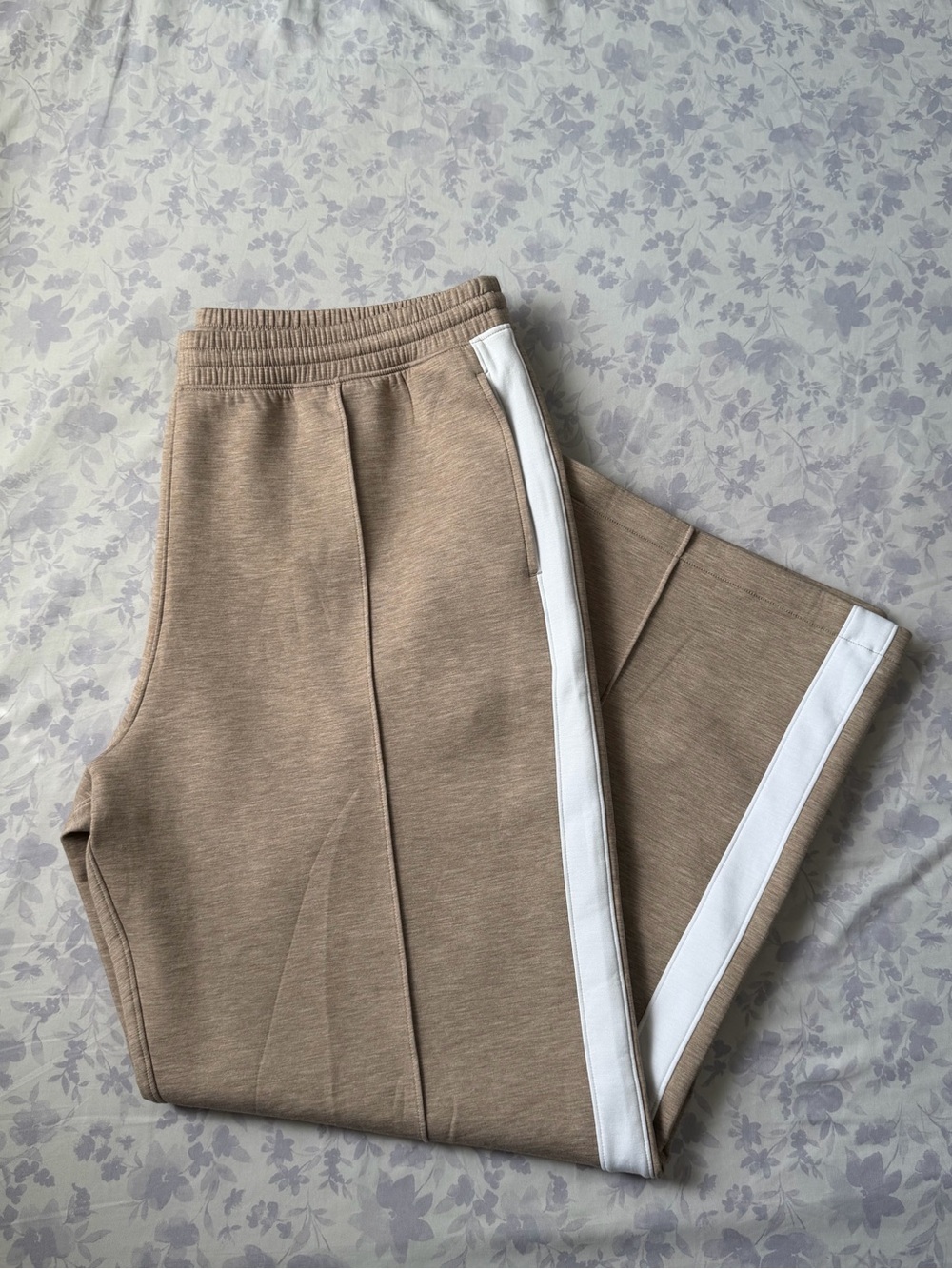 YPB WIDE LEG SWEATS